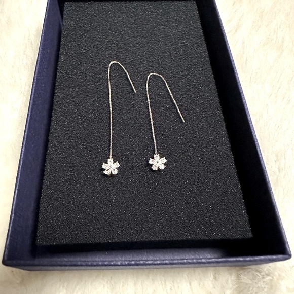 925 Silver Glamorous CZ Flower Drop Thread Earrings - Picture 3 of 15